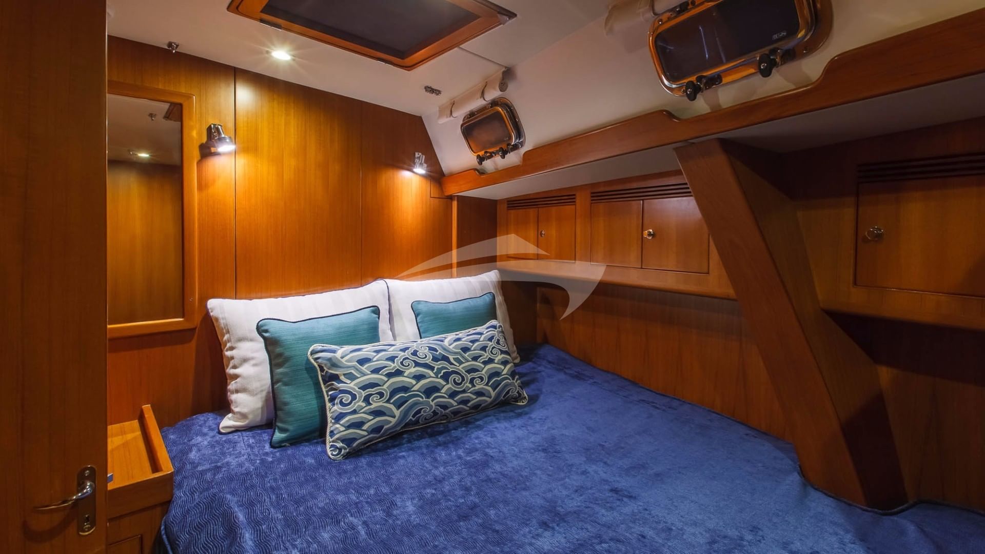 Fwd port guest double - new soft furnishings Oct 2