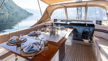 CHAMPAGNE HIPPY 25m sailing yacht charter, photo 7