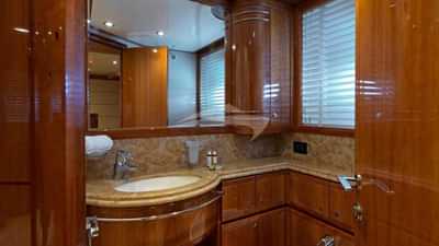 Guest BathroomView of Aft