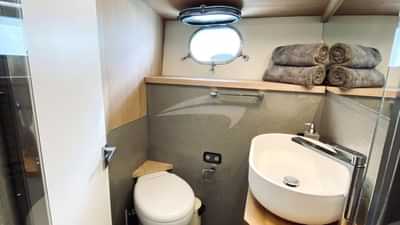 Double cabin Bathroom