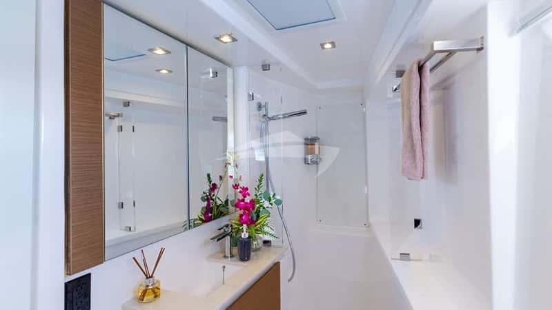 LIVIN 15m sailing yacht charter, photo 9