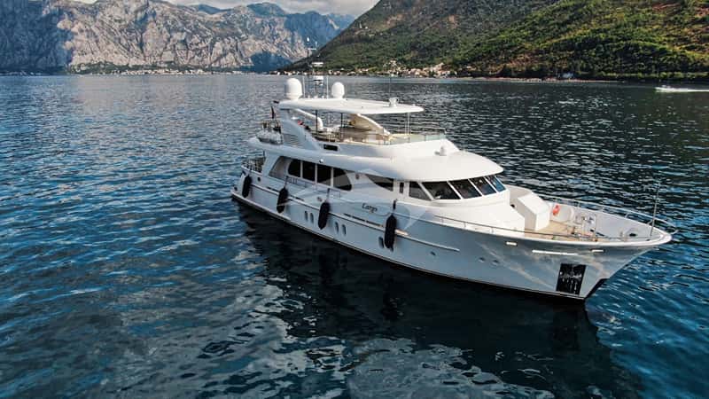 LARGO 27m motor yacht charter
