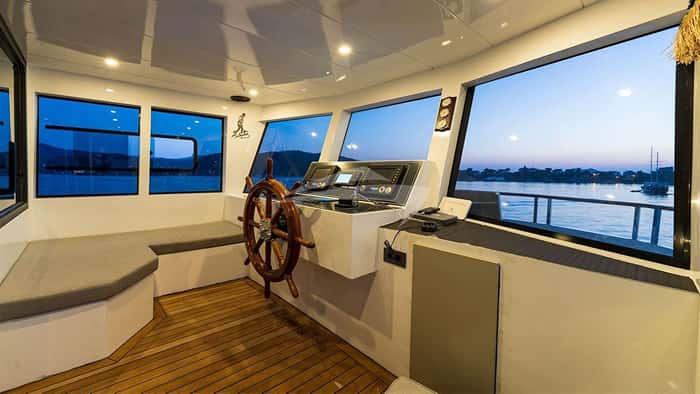 ALBATROS EXPLORER 26m motor yacht charter, photo 5