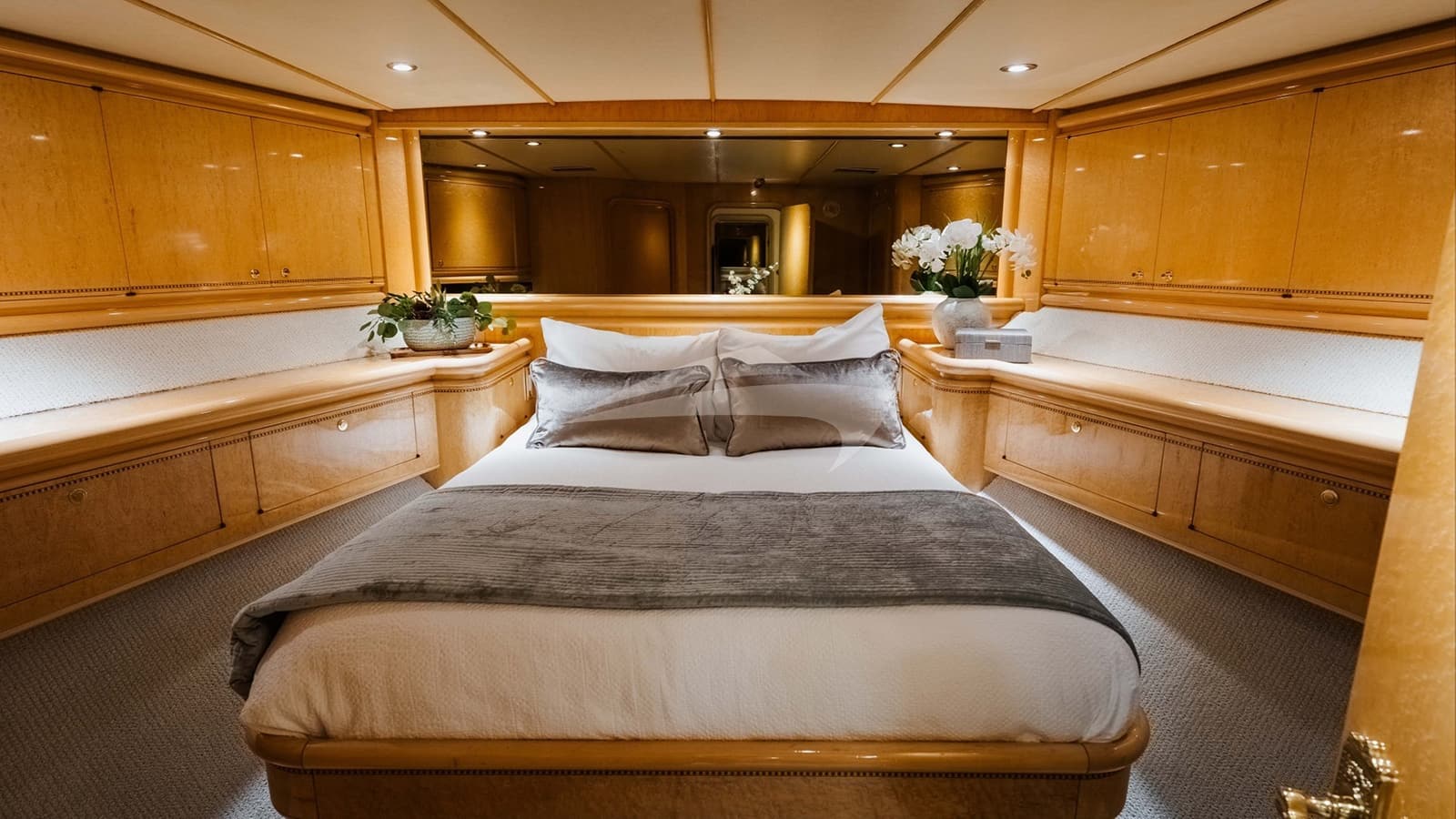 SUMMER SUNSET, photo from the yacht portfolio 13