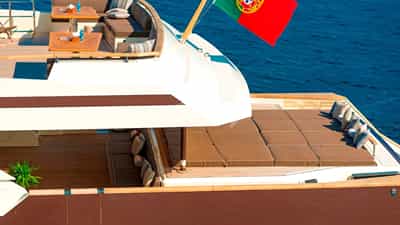 Upper and main deck