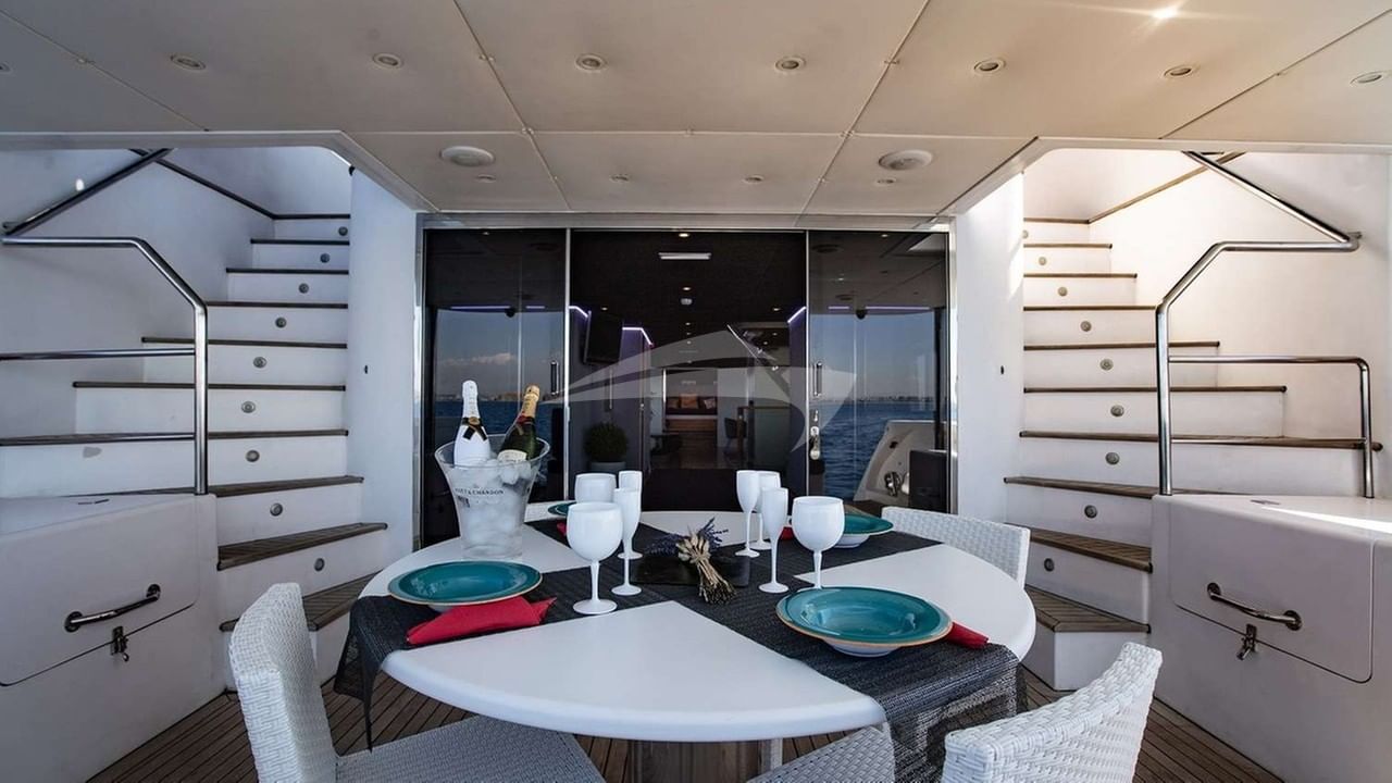 Deck Dining