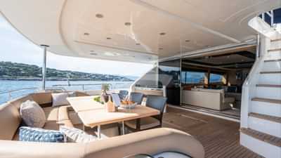 Main Deck Aft, Al Fresco Dining