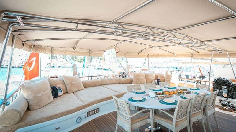 QUEEN OF SEA 29m motor yacht charter, photo 2