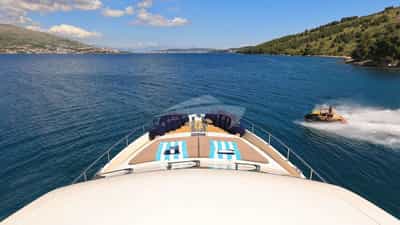 Bow—forward view