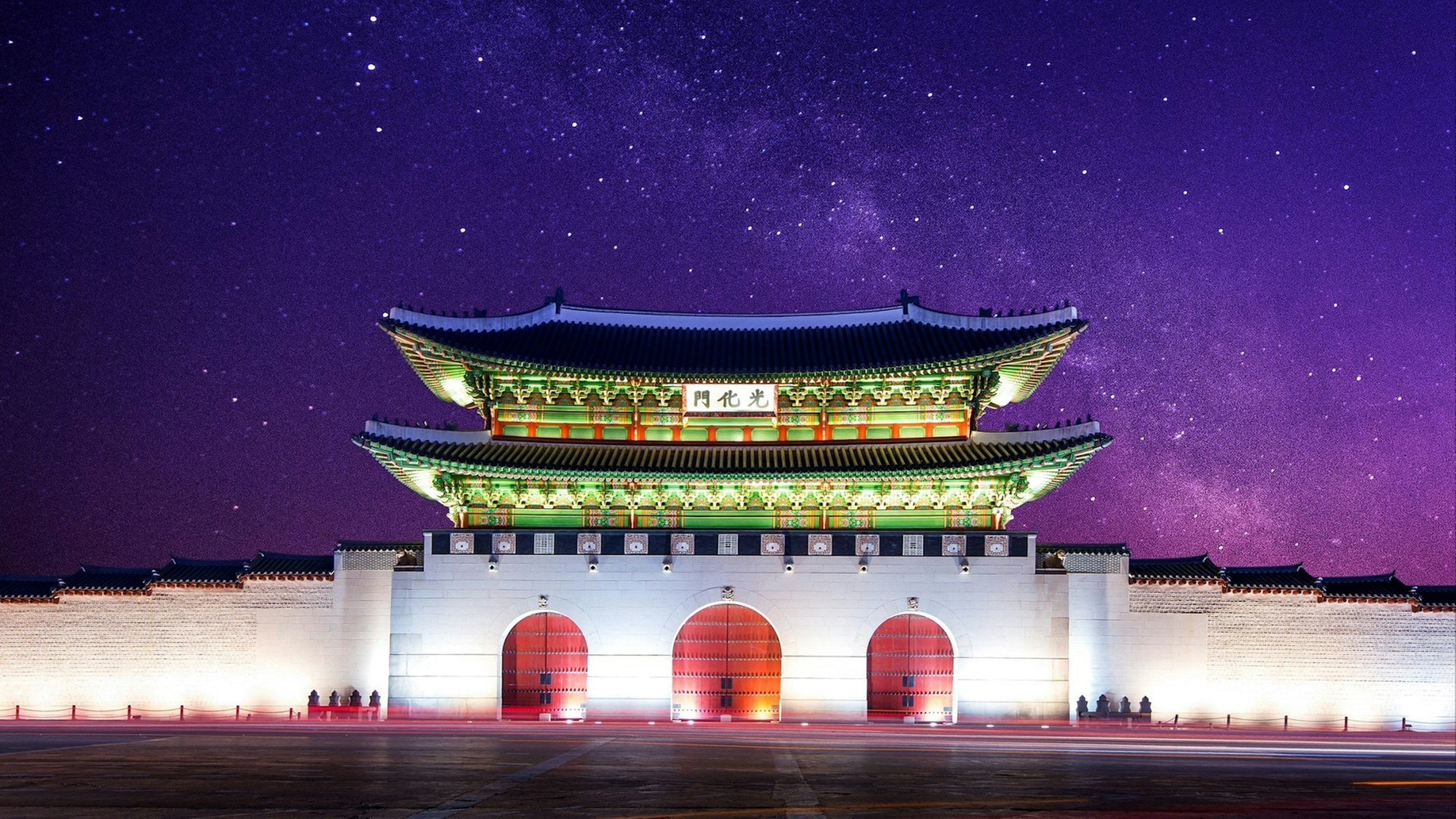 Gyeongbokgung palace and Milky Way in Seoul
