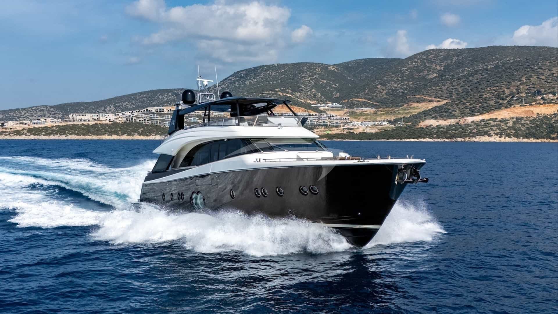 BELLA LUNA yacht charter