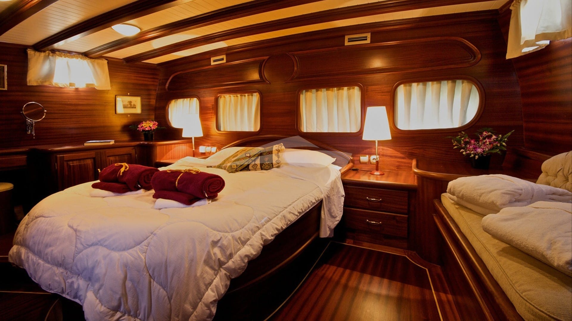 Guest Cabin with Pullman