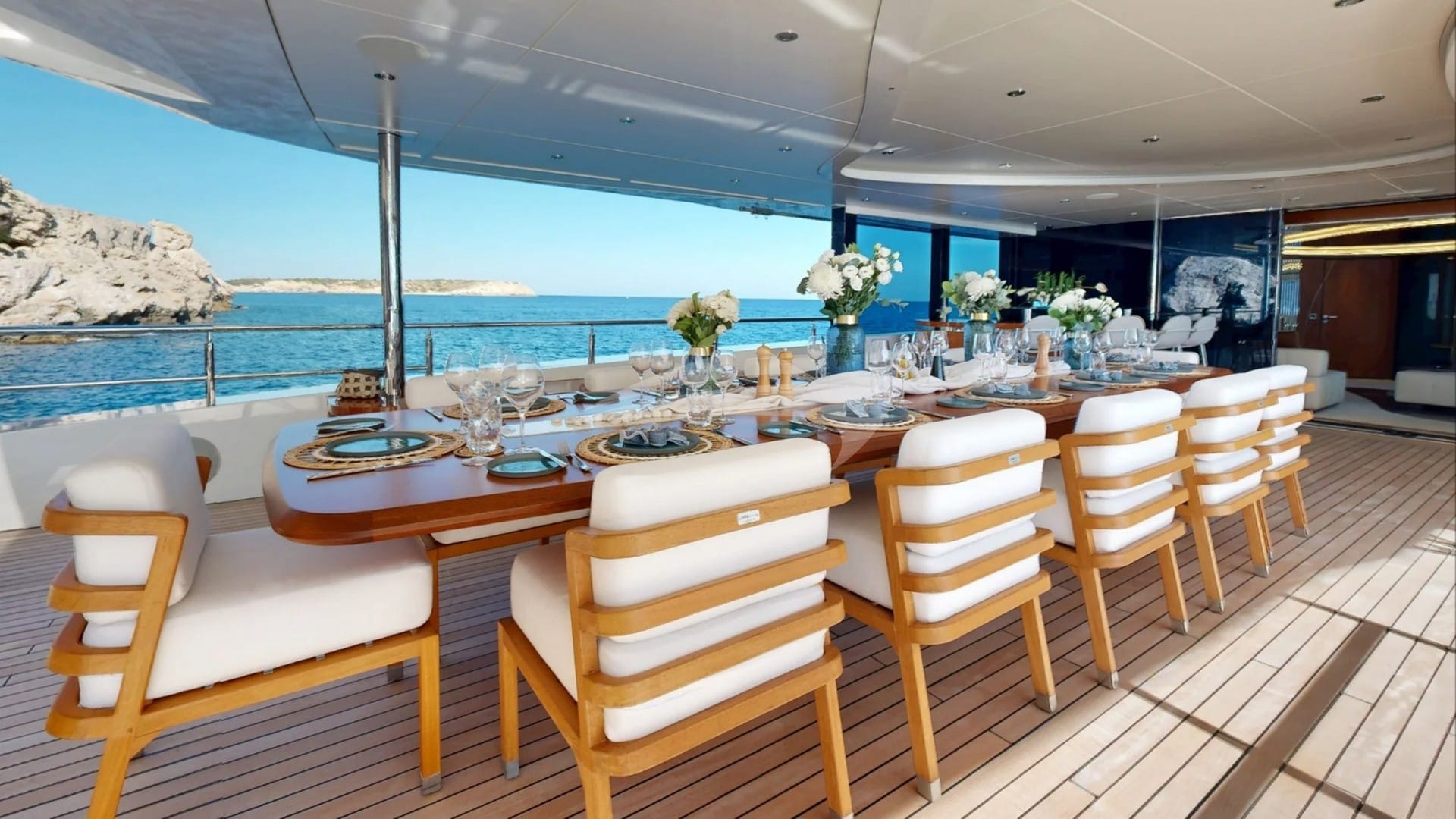 Bridge Deck Dining