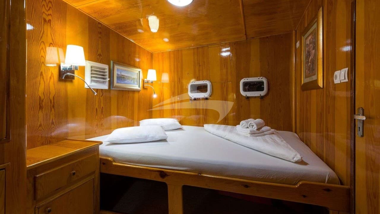 LINDA, Aufnahme aus dem Yachtportfolio 5