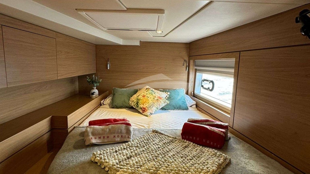 Guest cabin starboard forward