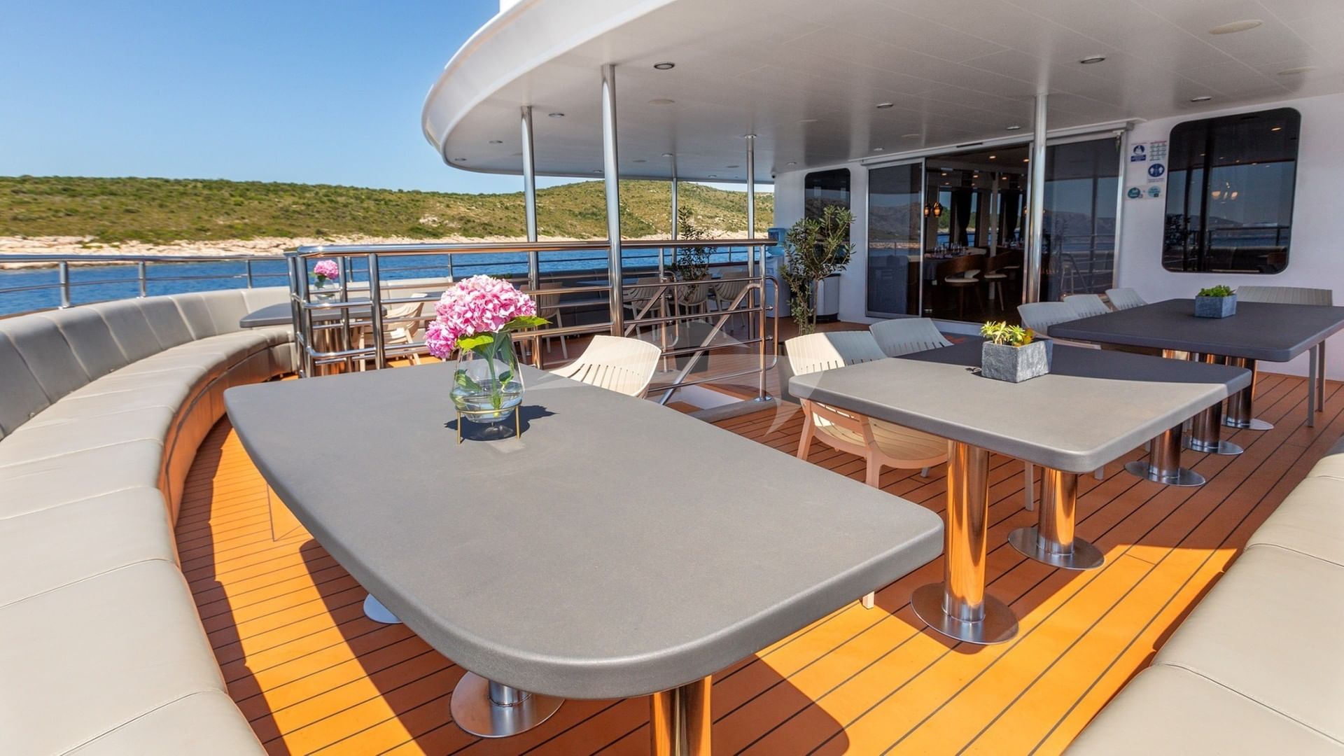 Al Fresco Dining - Upper Deck Aft