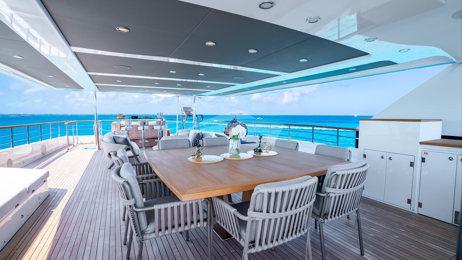 EAU LA LA, photo from the yacht portfolio 26