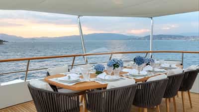 Al Fresco Dining