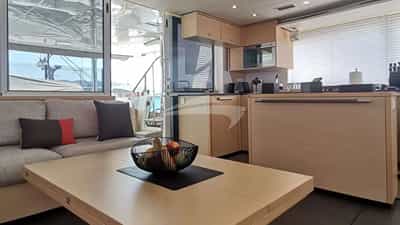 Salon - galley