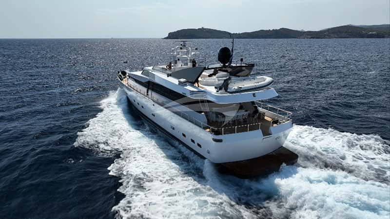 BELLINI 30m motor yacht charter, photo 6