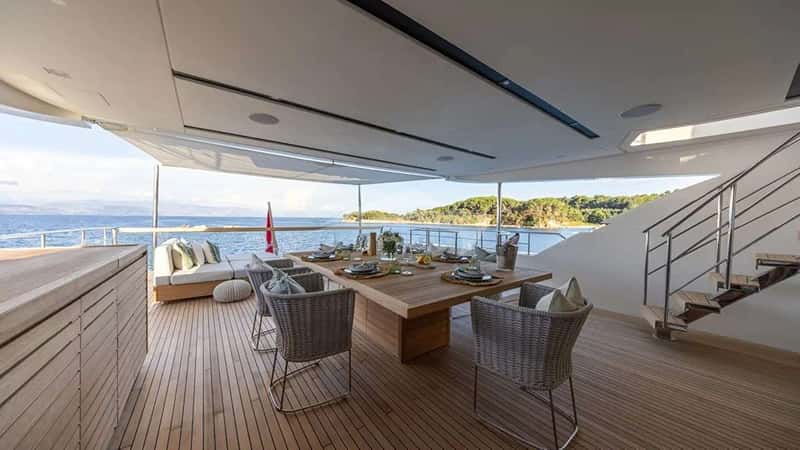 ZULU 3 34m motor yacht charter, photo 10