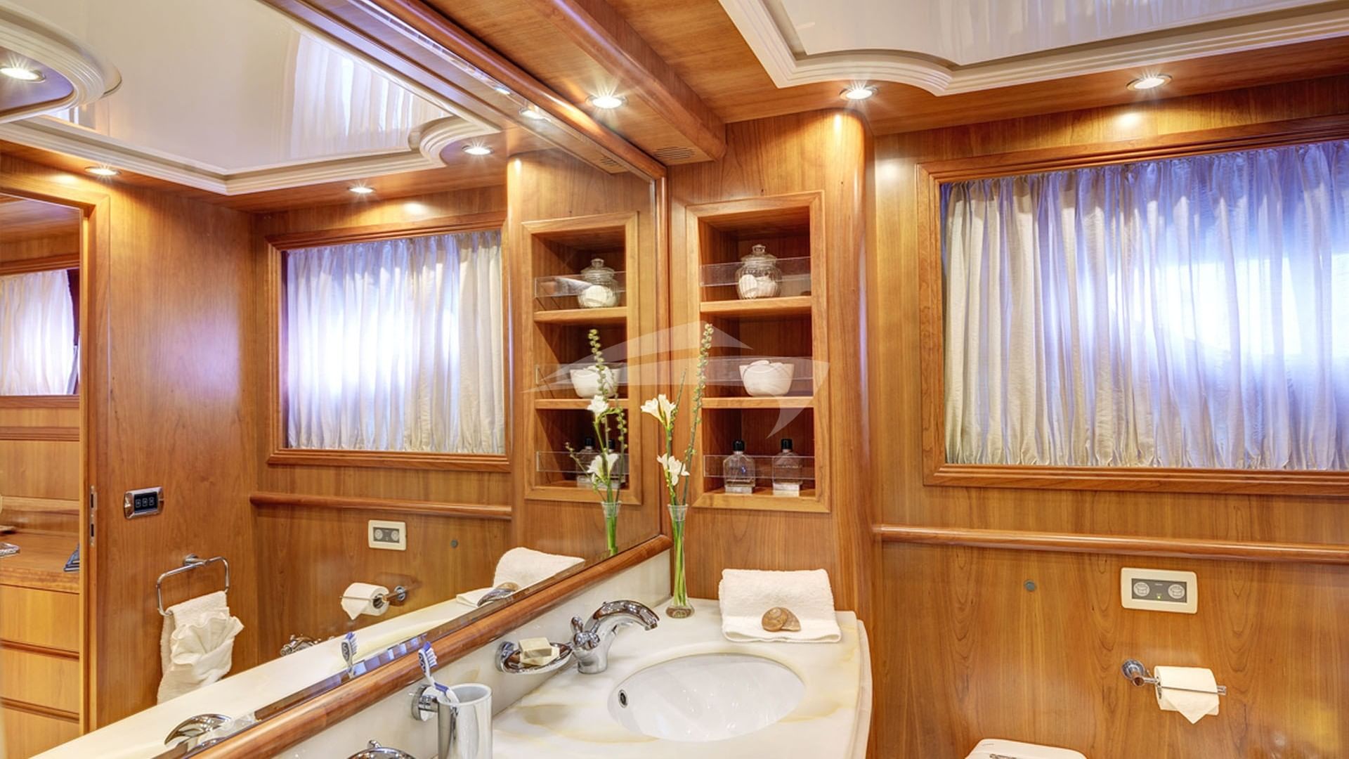 Master Cabin en suite facilities