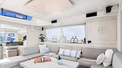 Saloon settee seating