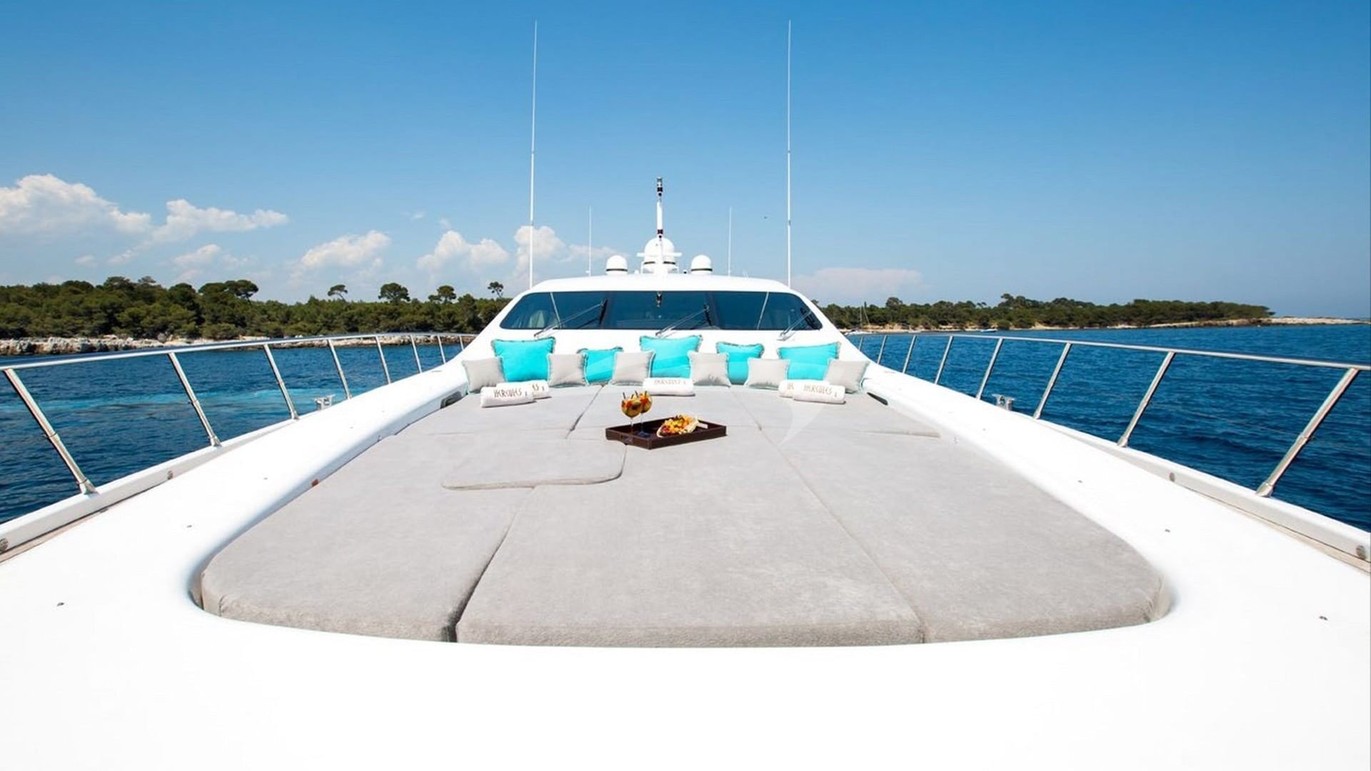 Sun pads and deck space