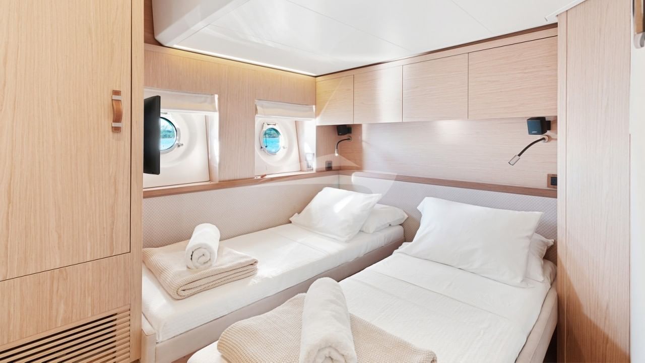 Convertible guest stateroom