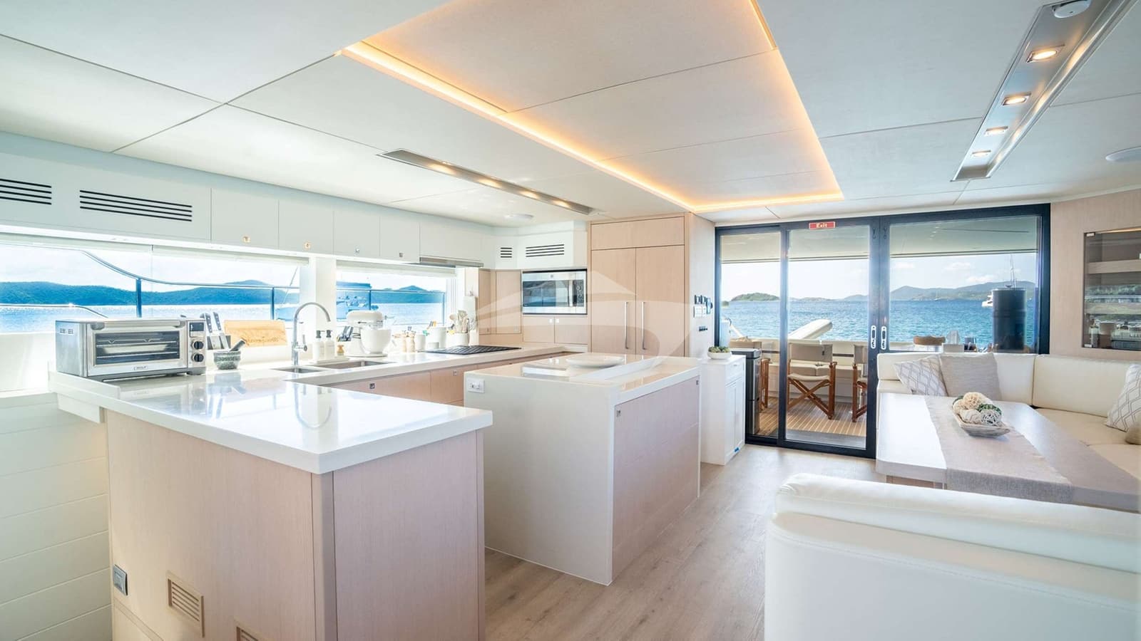 FOREVER YOUNG, Aufnahme aus dem Yachtportfolio 13