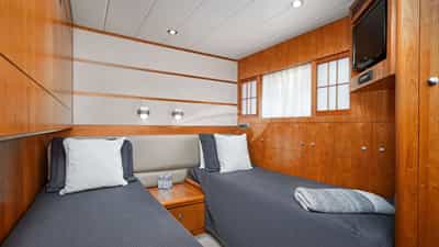 Twin cabin