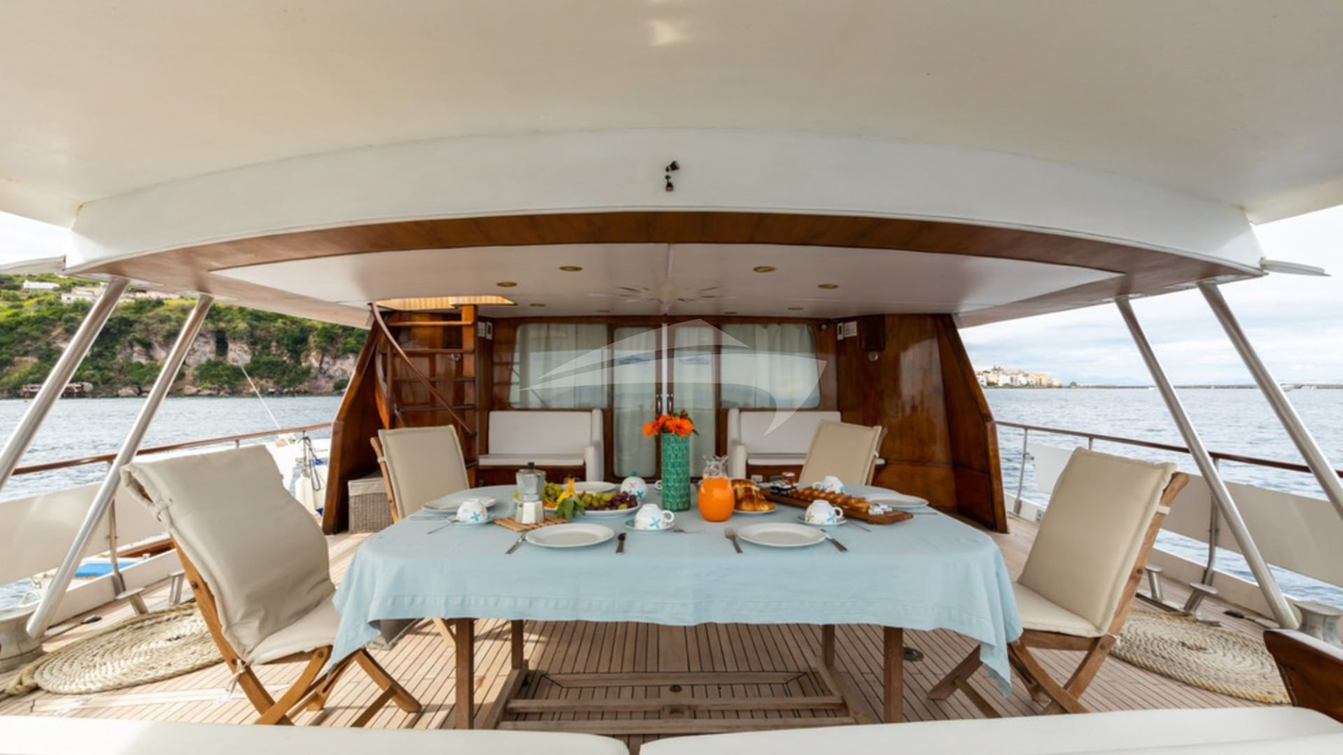 Breakfast table setting 