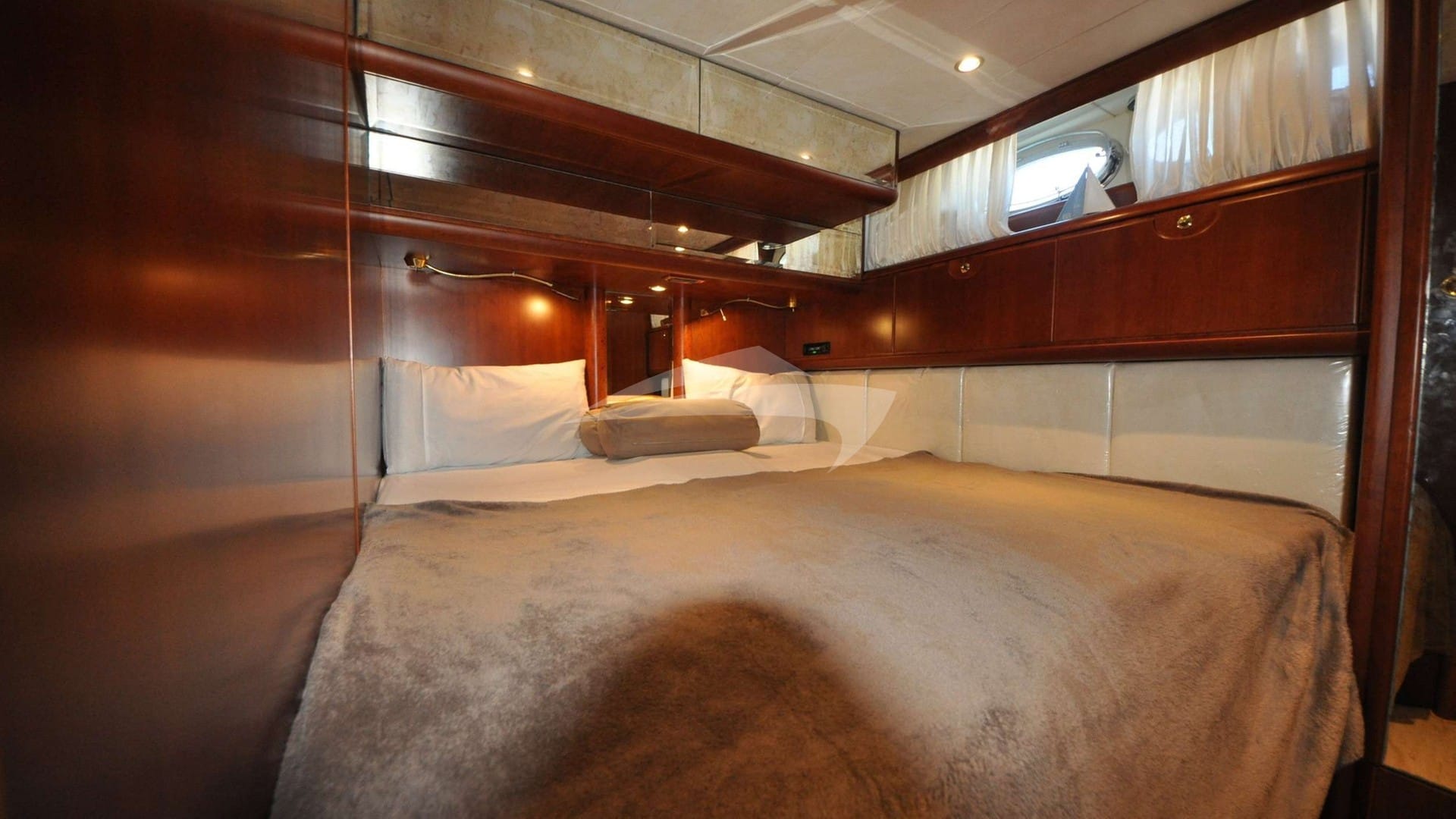 TWIN CABIN CONVERTIBLE