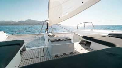 Foredeck lounging and the tramps