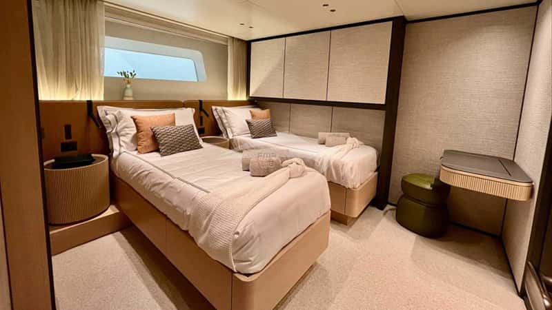 EM3 27m motor yacht charter, photo 8