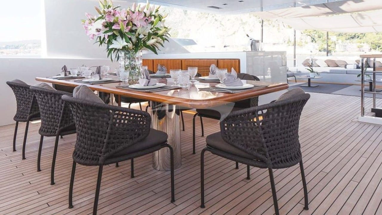 Deck Dining