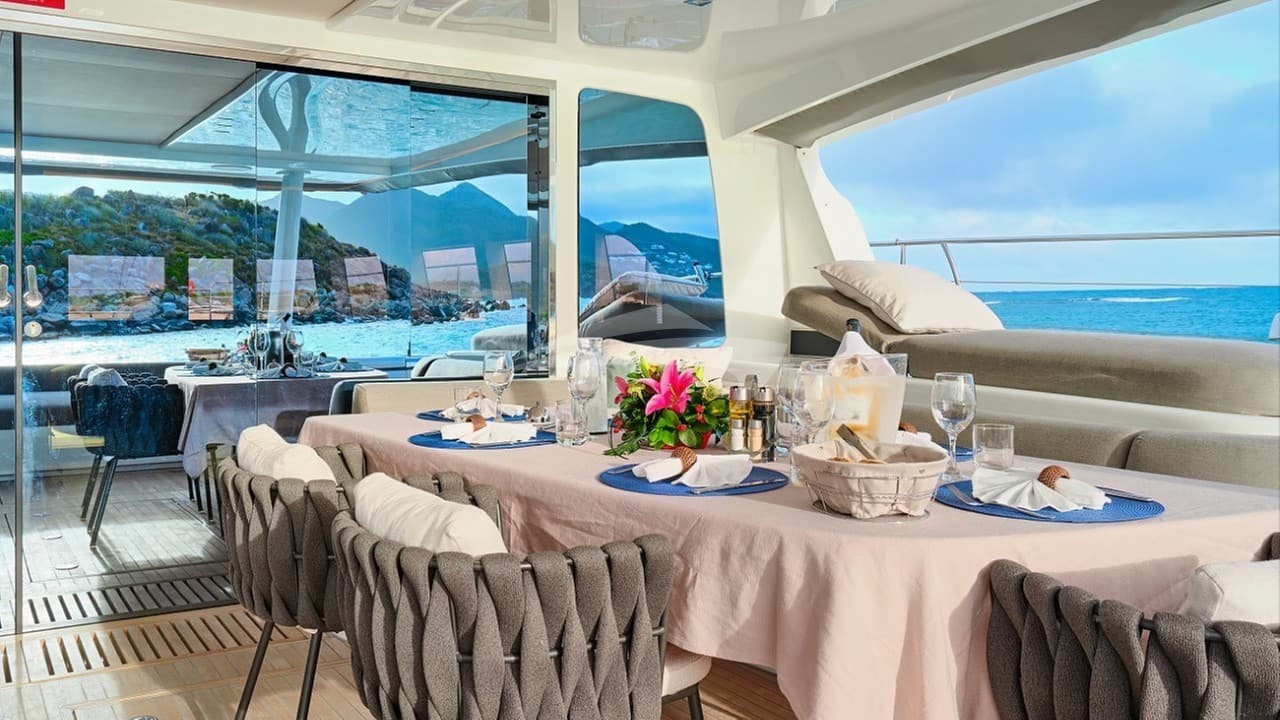 FRENCHWEST, Aufnahme aus dem Yachtportfolio 8