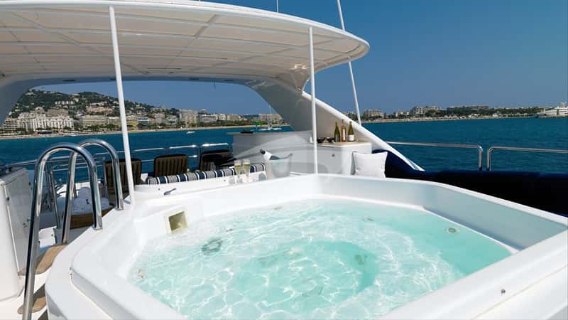 ENCHANTRESS 35m motor yacht charter, photo 8