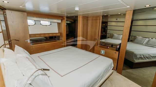 KUUM yacht charter photo 4