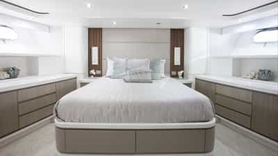 VIP Queen Cabin