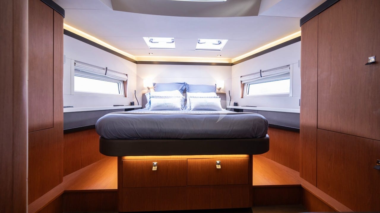 Yacht Serena Master Suite