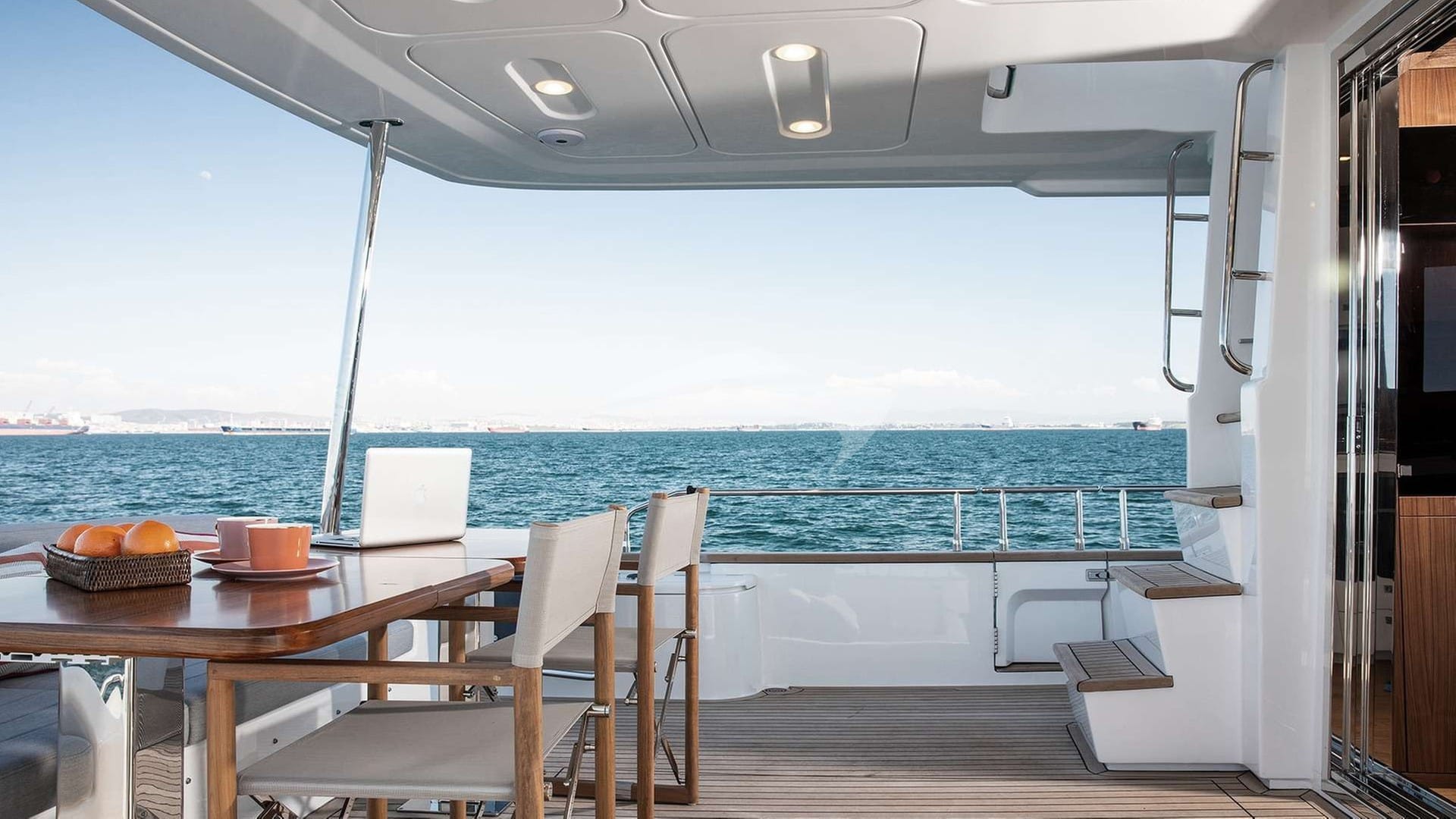 Main Deck - Aft Alfresco Dining