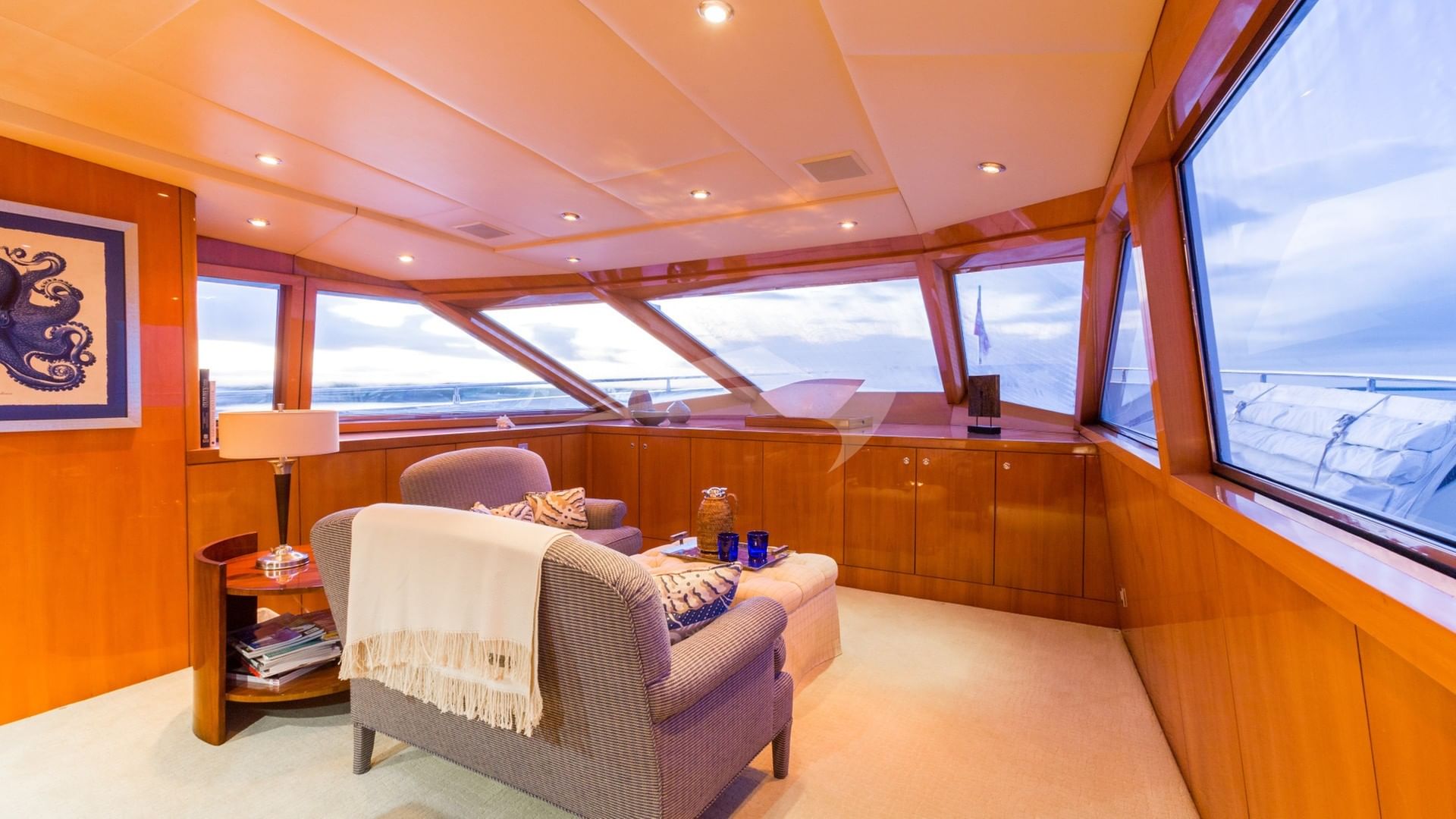 Forward Office on Maindeck