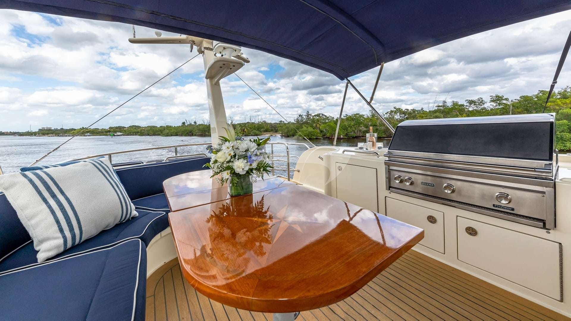 Saloon Looking Forward / Lower Helm