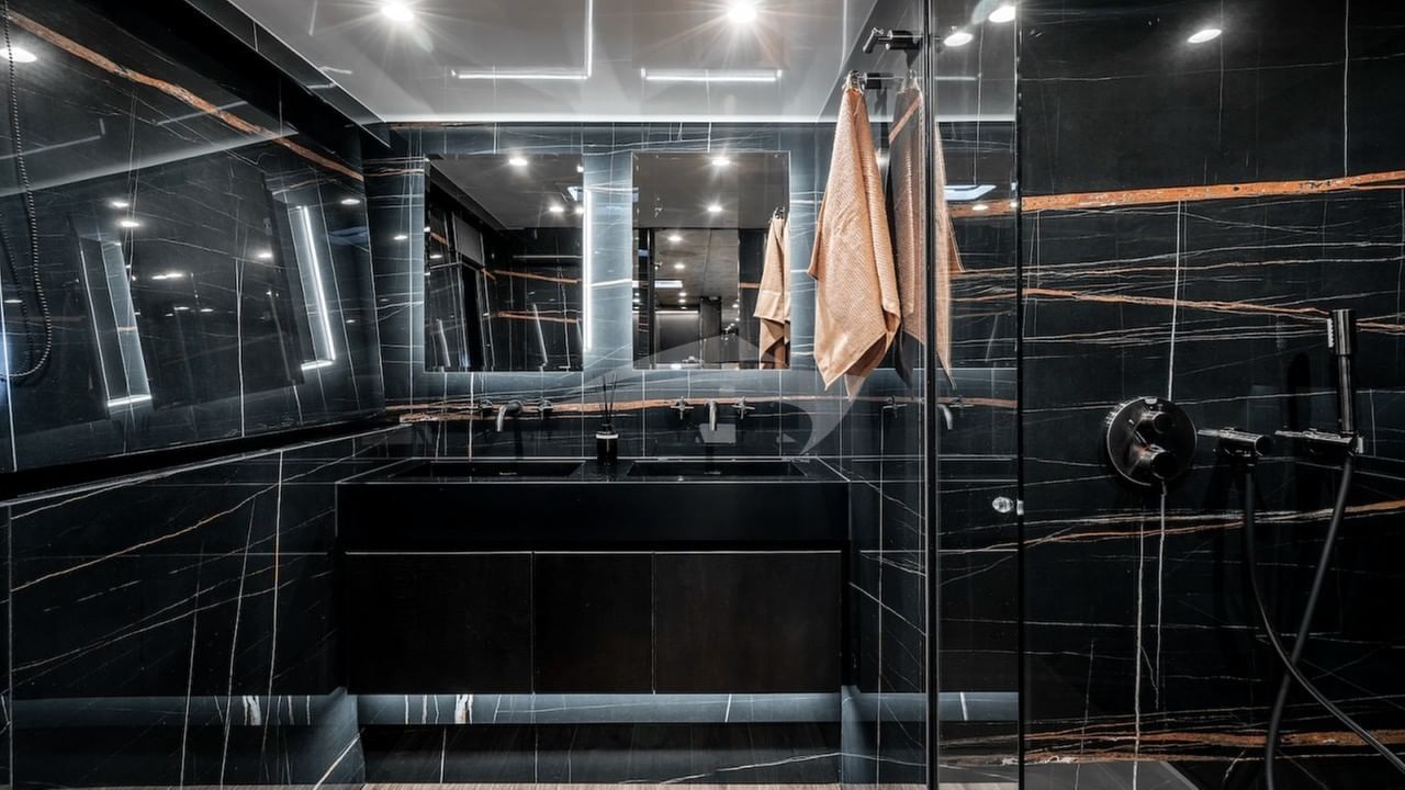 Master stateroom en suite