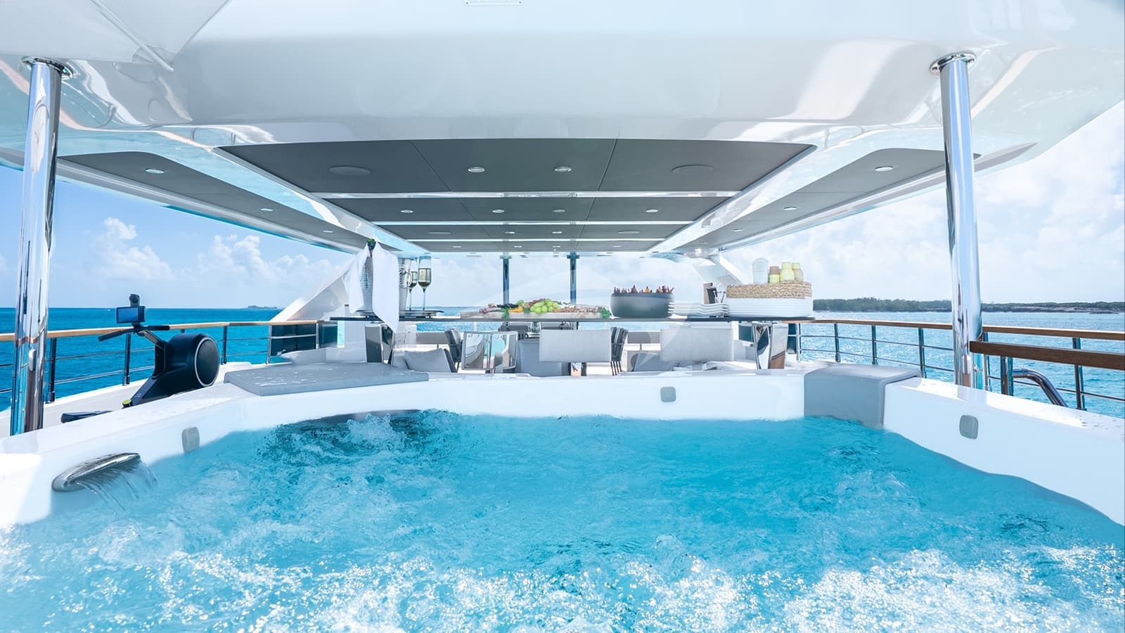 EAU LA LA, photo from the yacht portfolio 24