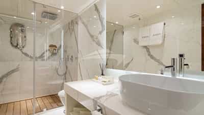 Double Bathroom