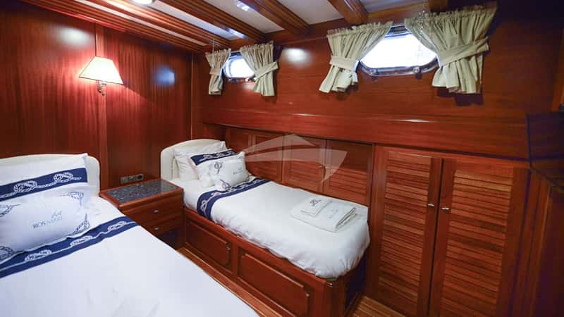 ROS MARE 27m motor yacht charter, photo 9