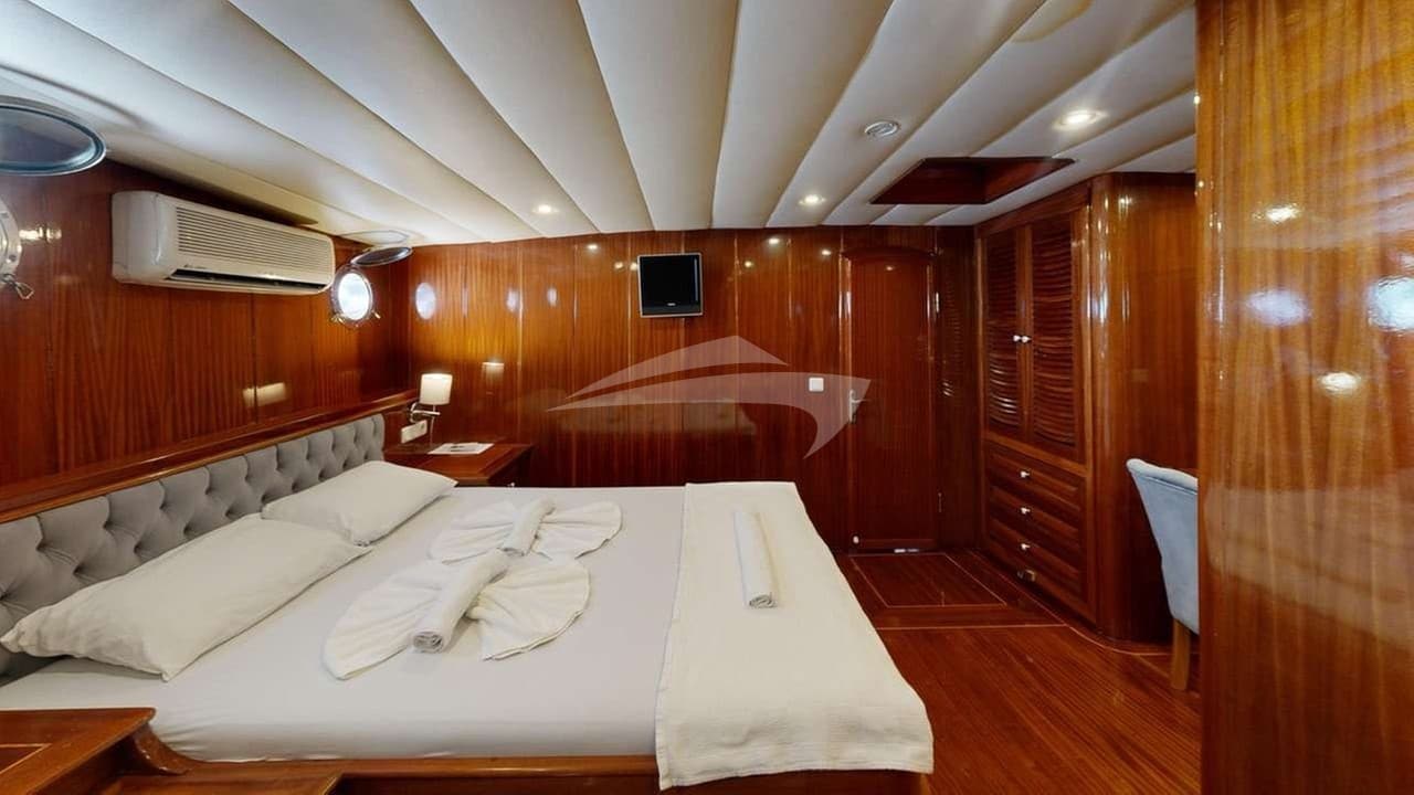 DIAMOND LILA, photo from the yacht portfolio 16
