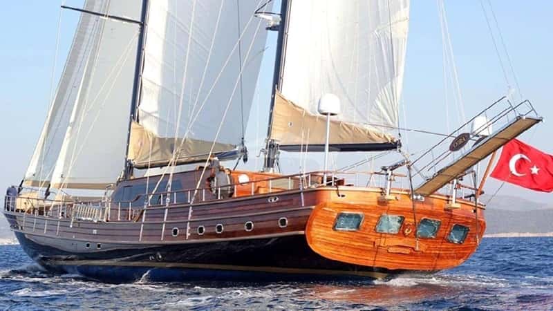 PERFORMANCE FEE 39m motor yacht charter, photo 10